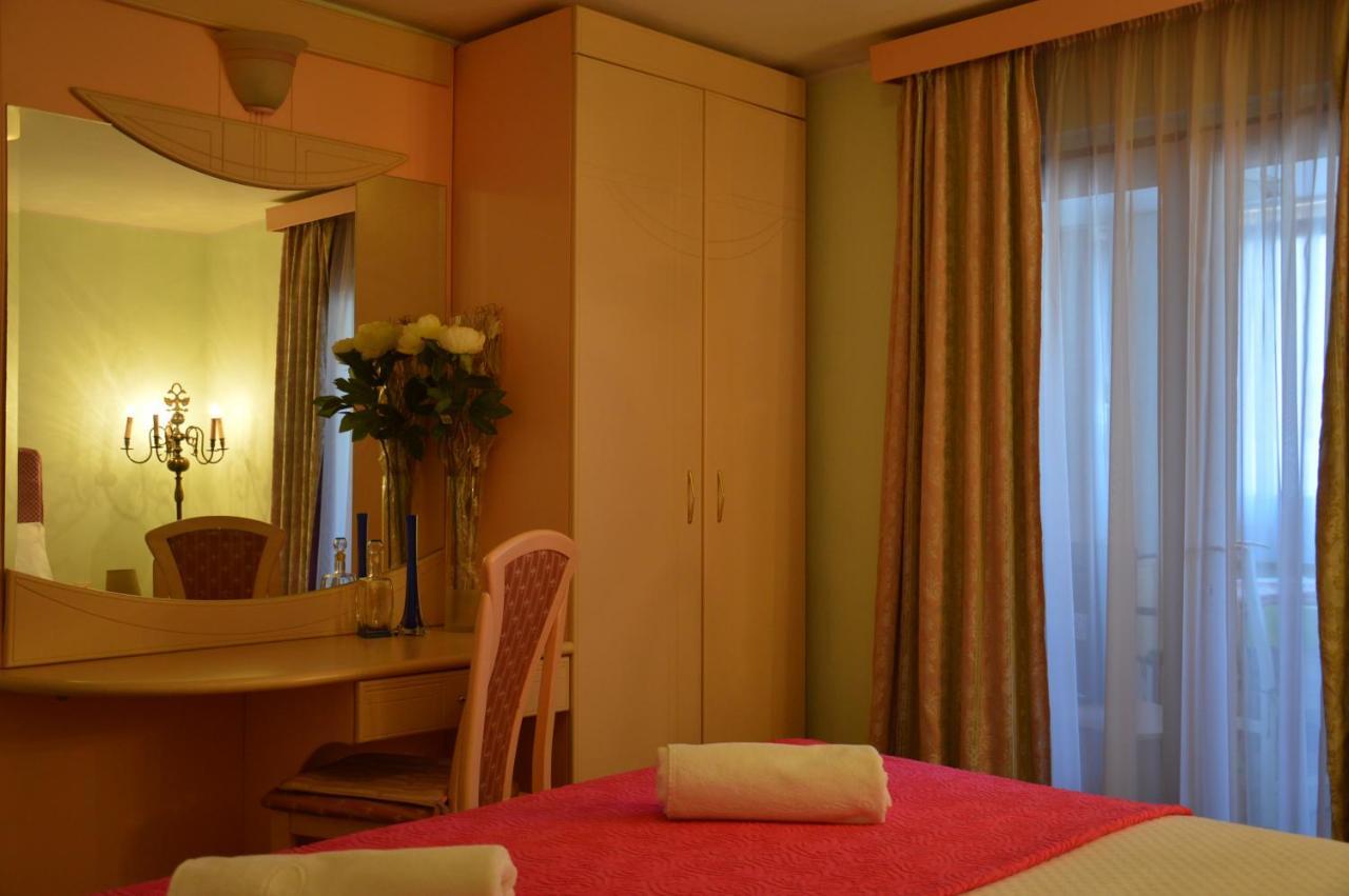 Apartments Zita Пореч Екстер'єр фото